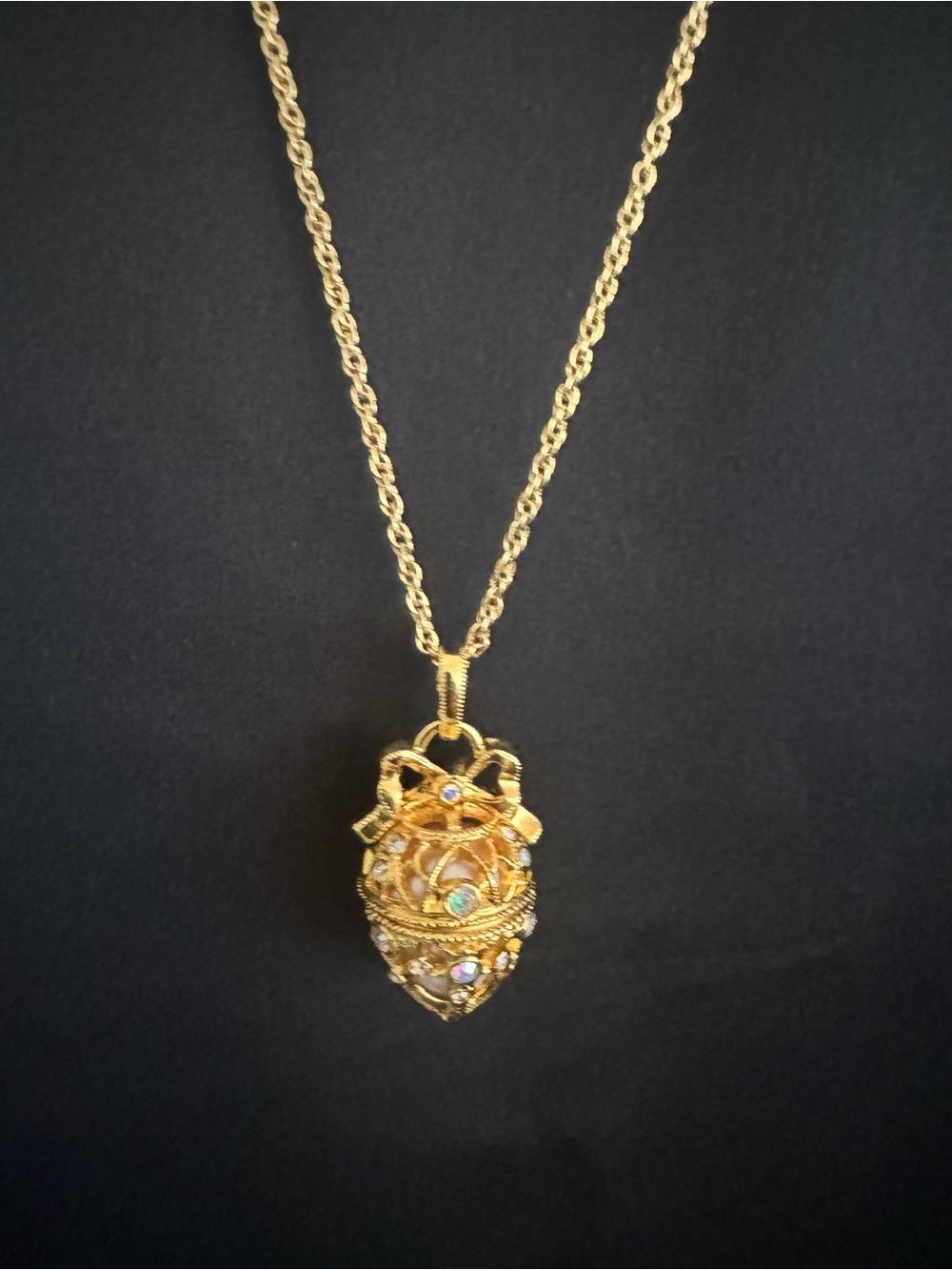Vintage Joan Rivers Secret of the Scroll Egg Locket Pendent Necklace